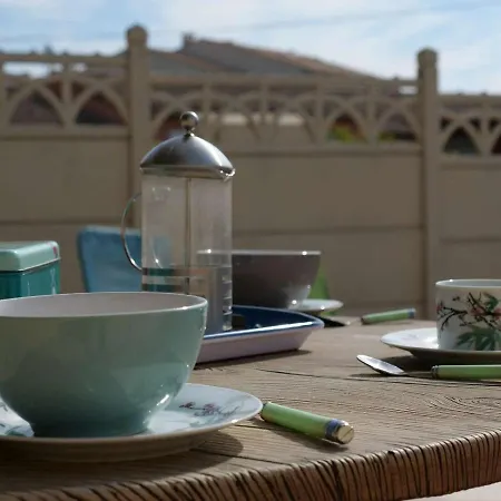 Maison Avec Jardin, Veranda Ensoleillee Et Confort A - Fr-1-387-62 Villa